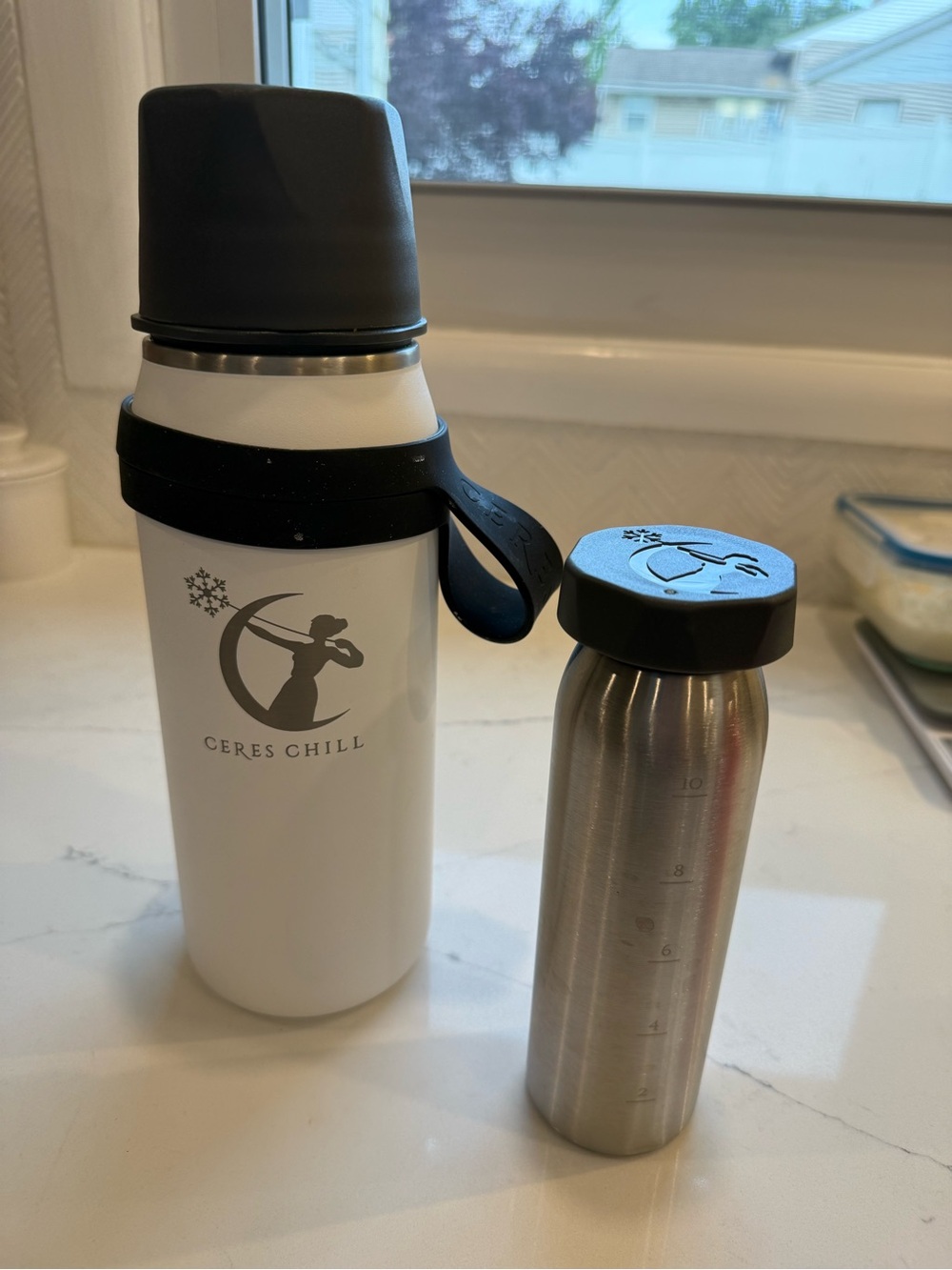 Ceres Chill White Insulated Bottle with Grey Cap and Handle